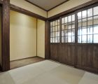 居間隣接の和室