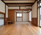 ＬＤＫ～和室　床は杉浮造り仕上げ
