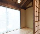 広縁　天井も小屋裏現しにしています