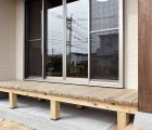 小ぶりのウッドデッキ