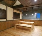 ＬＤＫ　当社造作の無垢板テーブルとイス